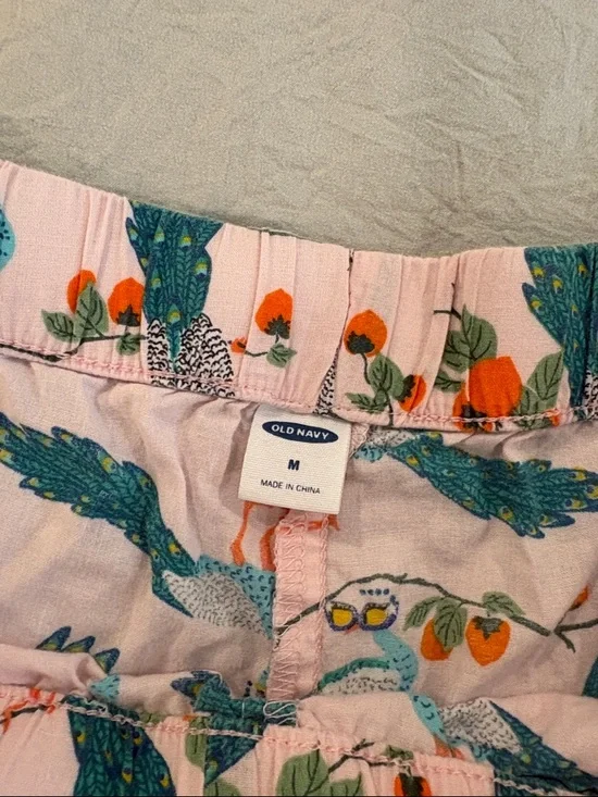 Peacock Print Women's Pajama Shorts - Picture 3 of 4